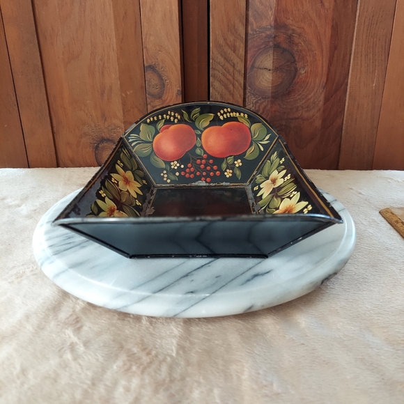 Painted Metal Tole Tray - Picture 4 of 10